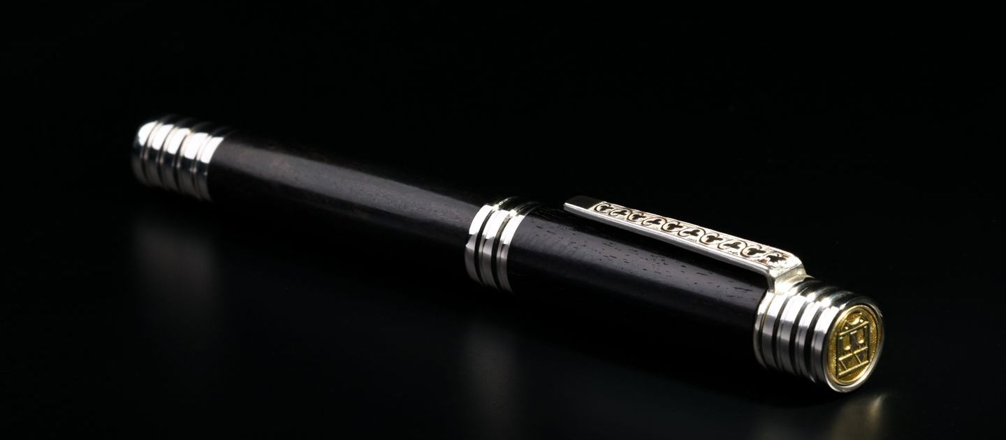 A handcrafted writing instrument defined by balance, detail and individuality.